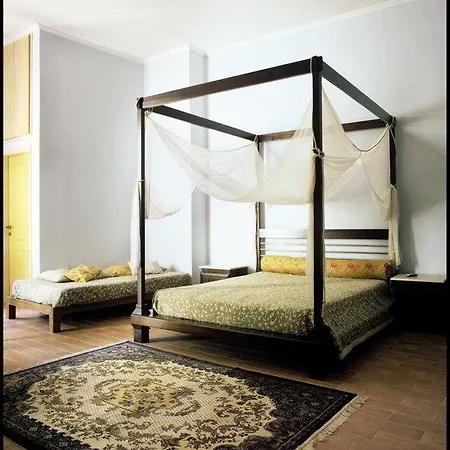 Отель Splanzia Boutique 3*